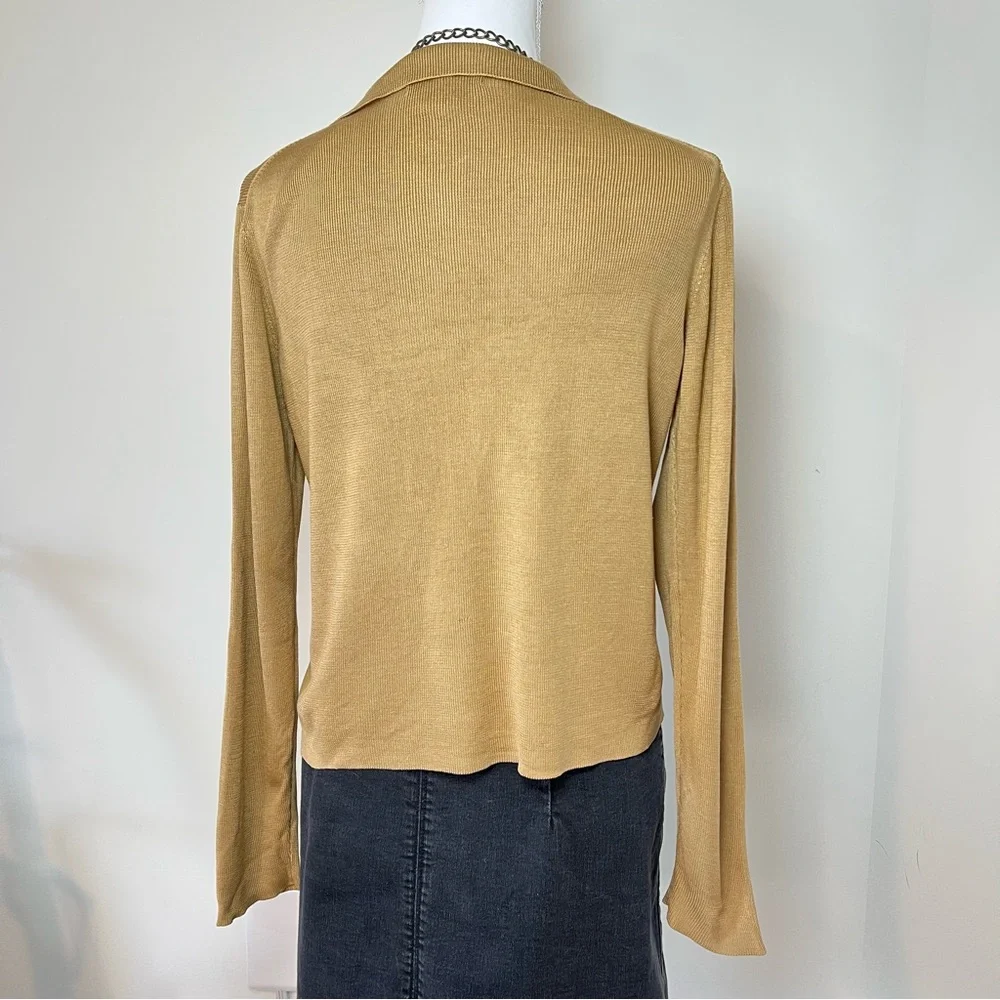 GAP Vintage 1980-90s 100% Pure Silk Muted Yellow Button-Up Shirt 🌻 - Picture 9 of 11